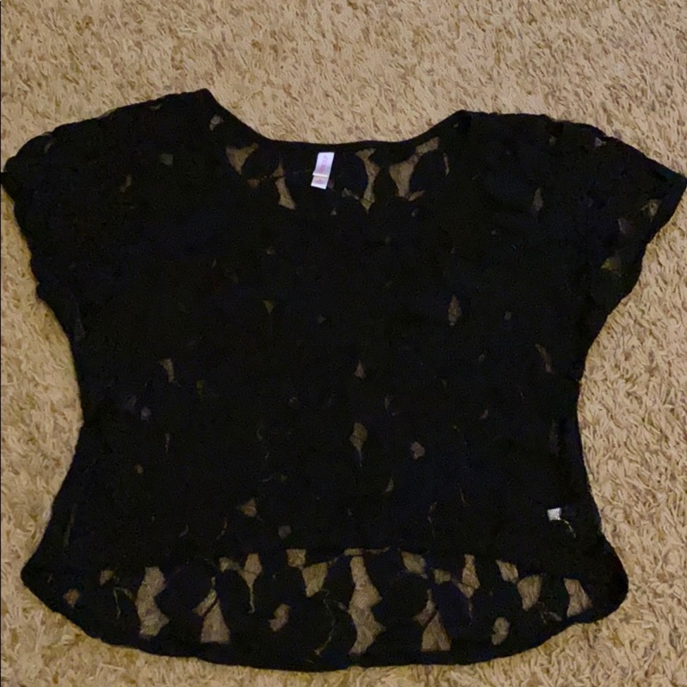 Lace high lo crop